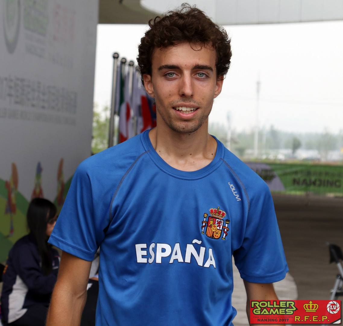 Retrato frontal de Enrique con camiseta azul en Nanjing 2017